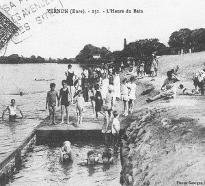 En 1932, certains membres de l’Avenir de Vernon ont pris des leçons de natation dans la Seine.