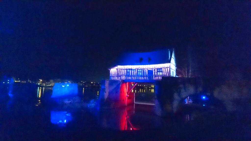 Vendredi 14 juillet, le Vieux-Moulin sera aux couleurs tricolores afin de célébrer notre fête nationale. Le 13 juillet à 23h, ne manquez pas le feu d’artifice lancé au dessus de la Seine, avec son et lumière. Un show inédit à Vernon !