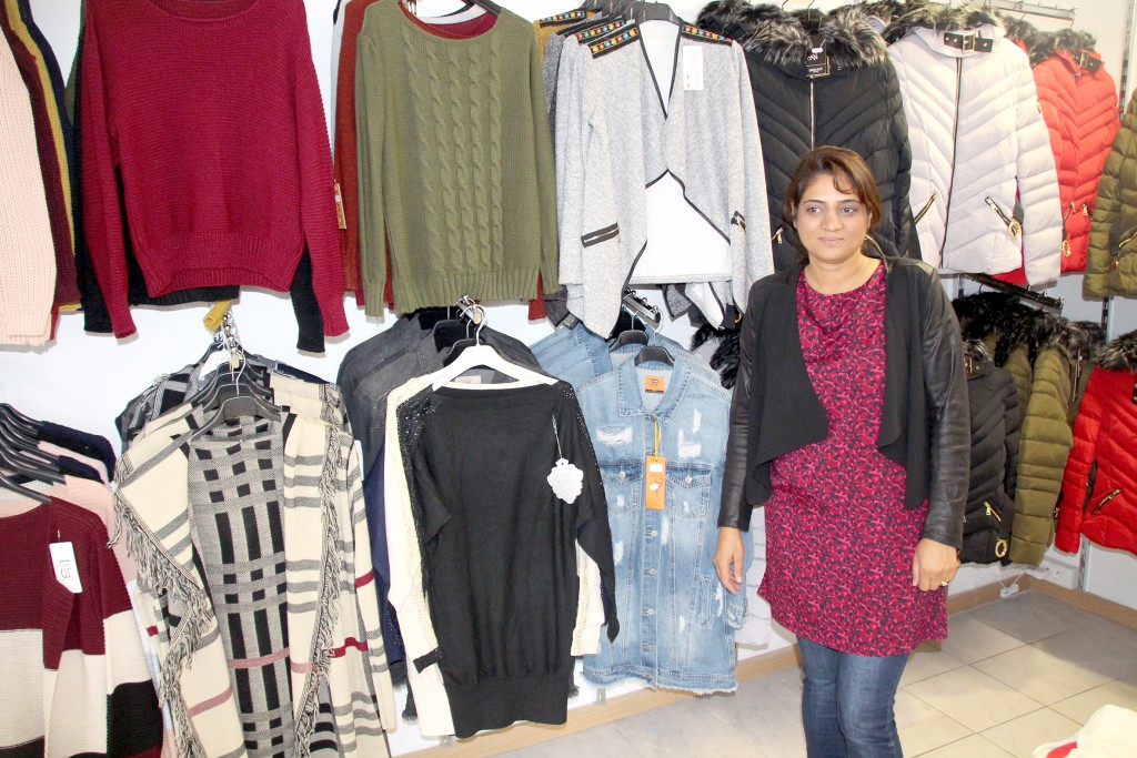 Melh est une boutique de prêt-à-porter féminin, située en centre-ville. 