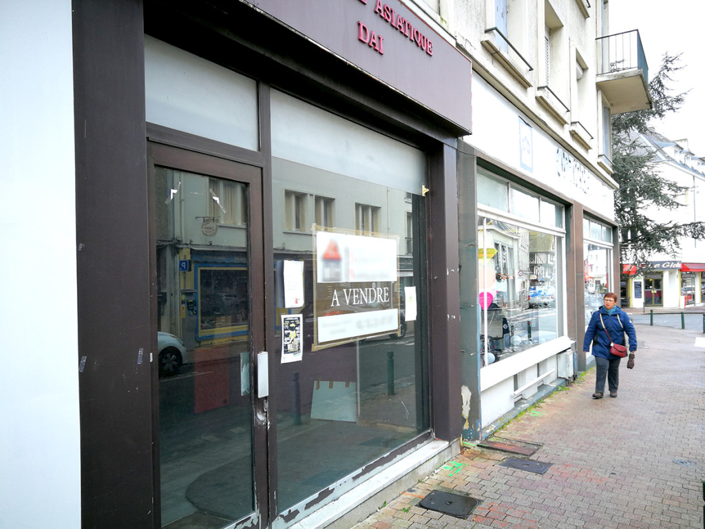 Dans toutes les villes du monde, des locaux commerciaux vides nuisent au dynamisme des centres-villes.