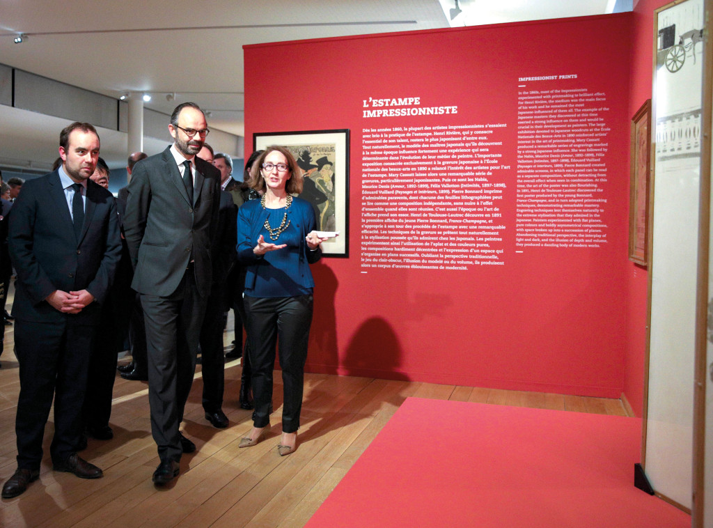 Le Premier Ministre Edouard Philippe était de passage à Giverny jeudi 29 mars pour inaugurer la nouvelle exposition du musée des impressionnismes, en compagnie de Sébastien Lecornu et de Masato Kitera, ambassadeur du Japon en France. Intitulée Japonismes Impressionnismes, l’exposition rassemble 130 œuvres et a attiré plus de 7000 visiteurs dès la première semaine. Elle est visible jusqu’au 15 juillet 2018.