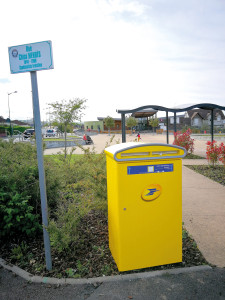 C’était une promesse faite aux habitants des Douers. La mairie a sollicité La Poste afin qu’elle installe une boîte aux lettres grand format dans le quartier. C’est désormais chose faite ! Celle-ci se situe sur la place Louise-Michel, à proximité de l’école François-Mitterrand et du quartier des Boutardes.
