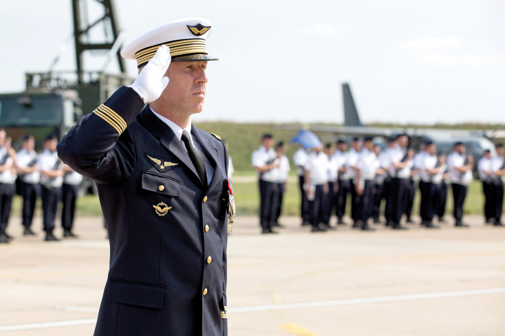 Colonel David Desjardins Commandant de la base aérienne 105