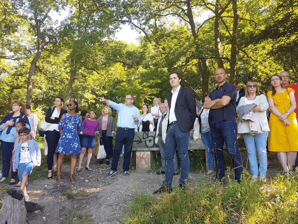 La visite de découverte de la ville a séduit une soixantaine de nouveaux arrivants.