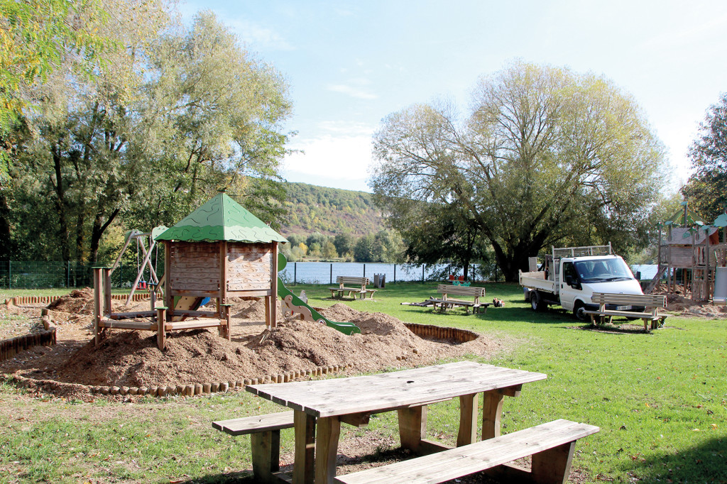 L’aire de jeux pour enfants située près du mail Anatole France restera fermée jusqu’au vendredi 26 octobre. Le chantier, décidé par la mairie, a pour objectif la remise en état et la mise en sécurité de l’entourage des sols de réception des deux structures de jeux.