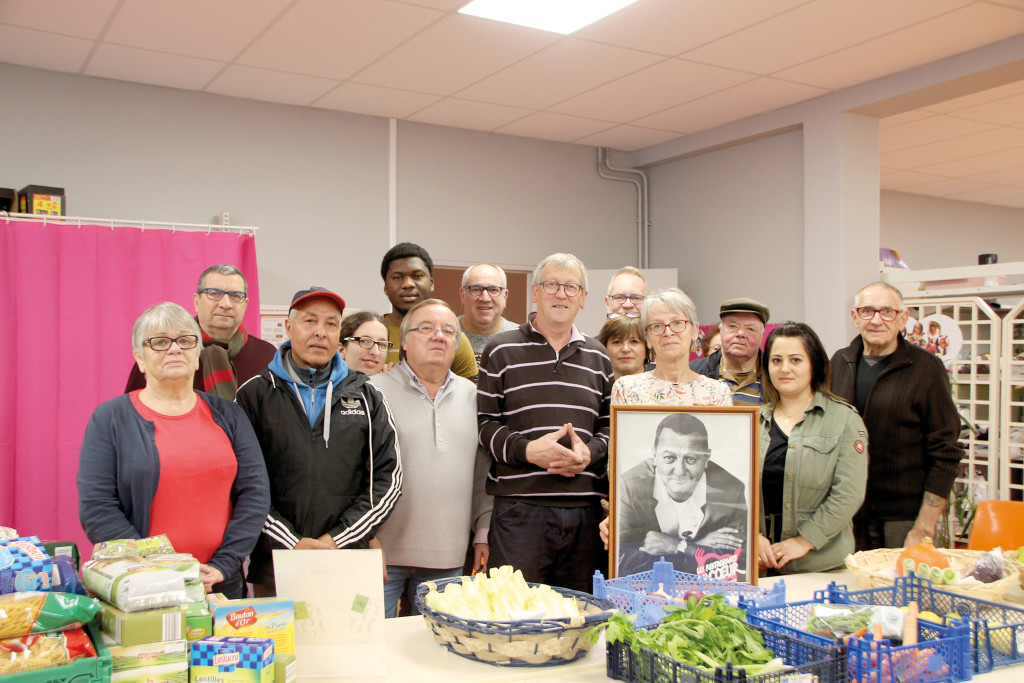 Un peu de pain et de chaleur Dans les restos les restos du cœur
