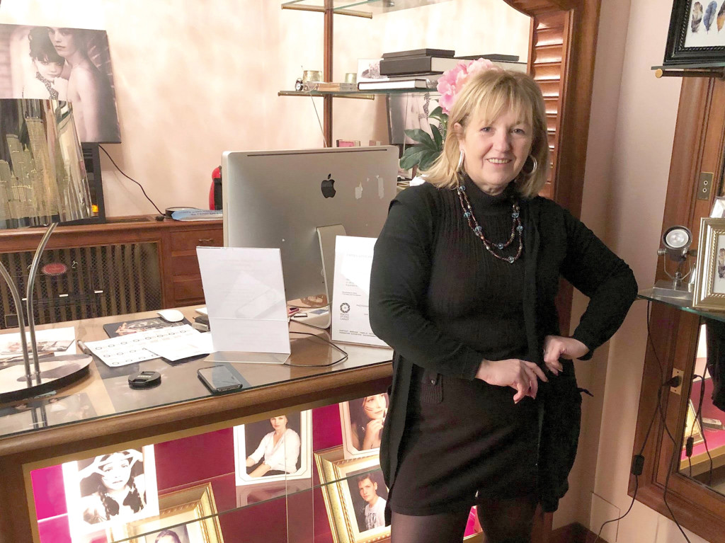 Pour vous faire tirer le portrait, la séance débute à 90€ avec 5 tirages papier.