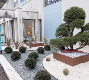 Un jardin zen à l’entrée de l’EPA