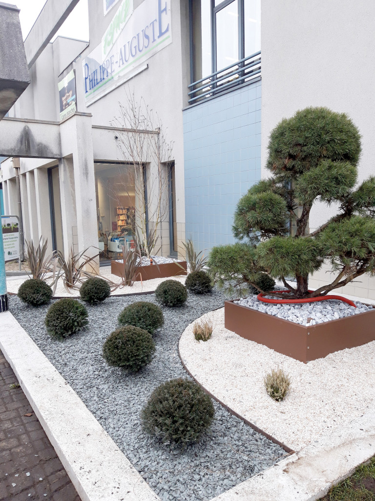 Un jardin zen à l’entrée de l’EPA