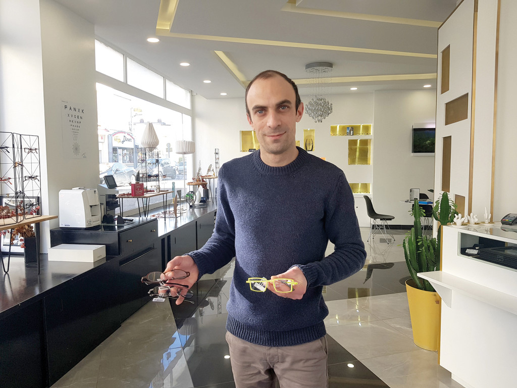 L’opticien a pensé son magasin comme un showroom à la décoration soignée