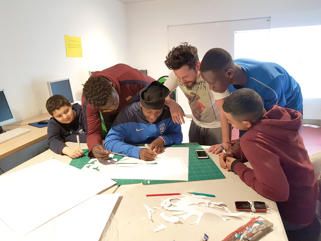 Chantiers jeunes Les apprentis Banksy redécorent La Futaie