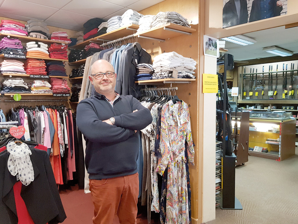 Pascal Laruelle peut compter sur 5 salariés spécialisés en armes, chasse ou en prêt-à-porter.