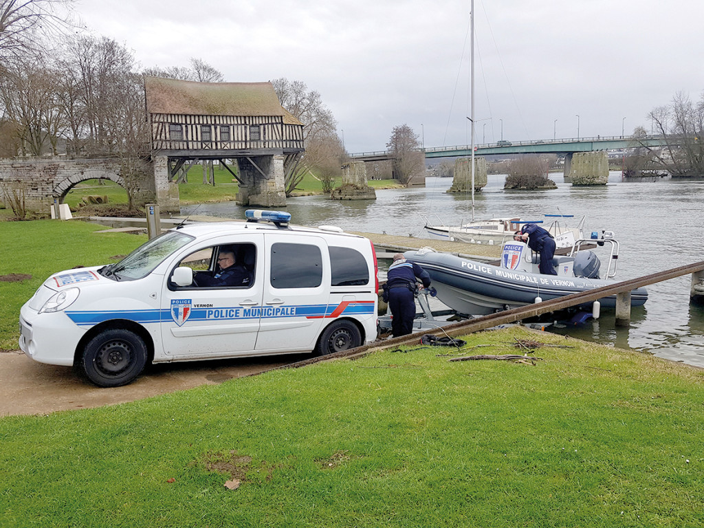 Vernon a été la première ville française à se doter d’une brigade fluviale pour surveiller la Seine. 