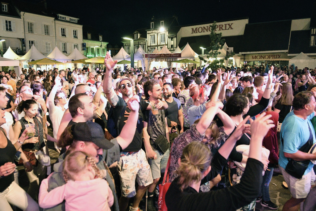 L’édition 2019 de la Foire a transformé l’essai en rassemblant, pour la deuxième année consécutive, près de 30 000 personnes sur le week-end. Une météo splendide, un périmètre piéton élargi, trois soirées de concerts et des milliers de sourires. Vivement l’année prochaine !