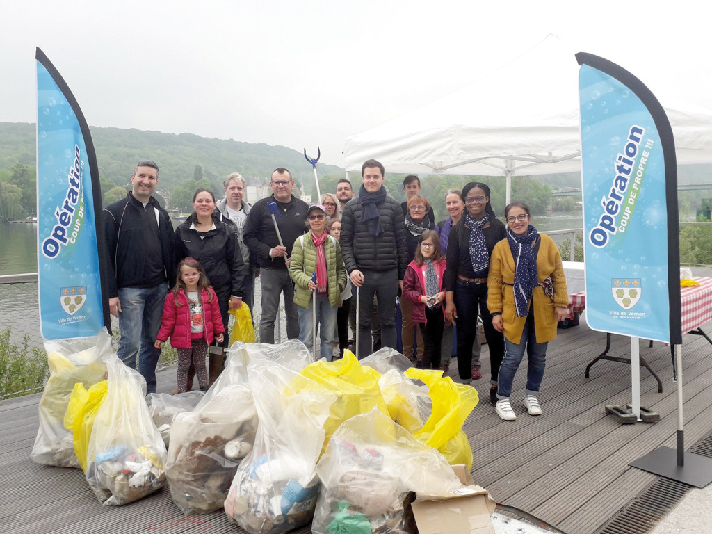 Sensibiliser contre les incivilités environnementales, c’est le but des opérations Coup de propre. Pour la 2e année consécutive, elles font appel aux bénévoles pour participer à des actions de ramassage des déchets aux côtés des conseillers de quartiers et d’employés de la mairie. En 2019, 13 opérations sont programmées et concernent tous les quartiers de Vernon.