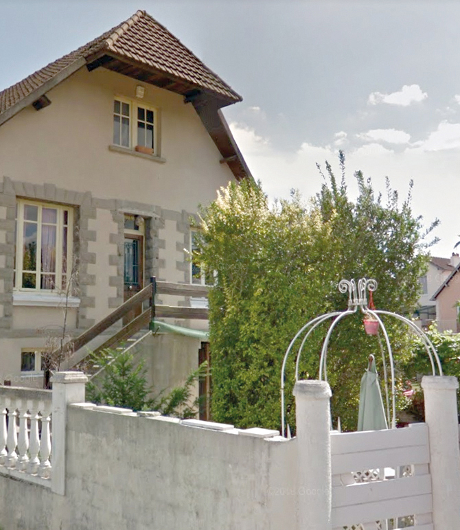 La ville lutte contre les dispositifs publicitaires de trop grande taille conformément au règlement signé en juin 2018. Les panneaux et enseignes de dimension 4x3 (12m²) sont désormais interdits sur tout le territoire de Vernon. Leur taille devra être réduite d’ici 2020 s’il s’agit de panneaux, 2024 si ce sont des enseignes.