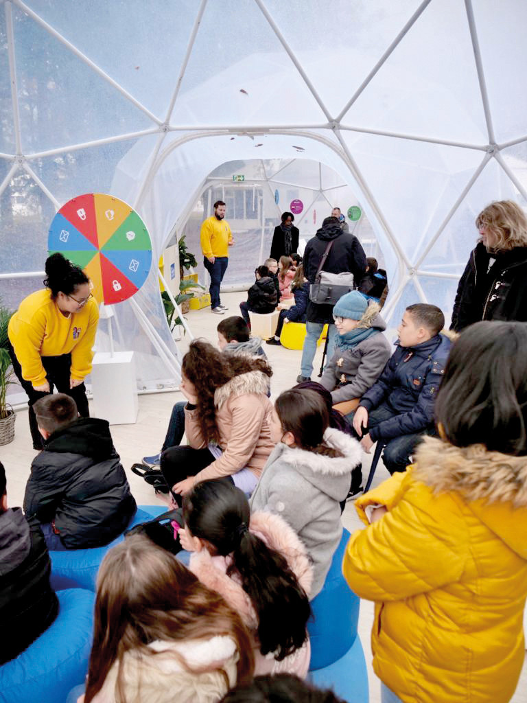 Google a proposé à 4 classes de CE2 de l’école Pierre Bonnard un atelier de sensibilisation dans le cadre de sa tournée nationale « Sécurité en Famille », qui visite 20 villes en France. 