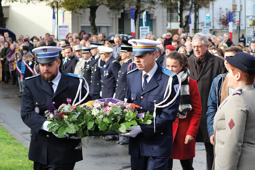 Comme chaque année, les commémorations de l’Armistice du 11 novembre 1918 honorent les Français morts sous les drapeaux et soulignent la nécessité de préserver la paix.