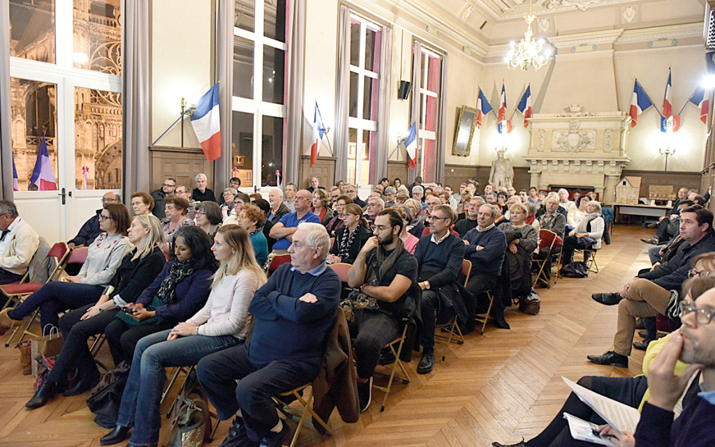 Lors du second tour de la Consultation Cœur de Ville, 55% des votants font un choix audacieux : la proposition n°4. Un engagement en faveur d’une ville moderne, propice à la flânerie et aux mobilités douces.