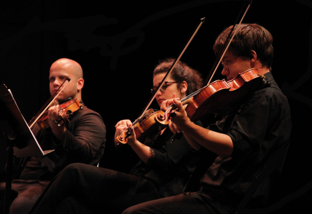 Jusqu’au 30 août, une vingtaine de jeunes virtuoses du classique, venus du monde entier, se retrouvent autour du violoncelliste Michel Strauss. Cette année, Beethoven est au cœur du programme de ce festival, organisé en partenariat avec la mairie de Vernon. Les concerts ont lieu au Musée des Impressionnismes Giverny (29, 30 août), à Vernon (le 26 août à la mairie, le 29 août à l’espace Ph.-Auguste),  et à l’église de Notre-Dame-de-l’Isle (27, 28 août). Informations : musiqueagiverny.fr ou 09 72 23 33 52.