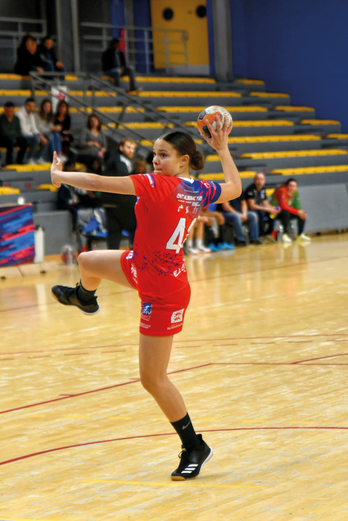 Passée par le SMV Handball l’an dernier, Fanny Dallet a effectué un stage de présélection avec l’équipe de France U16 fin août. Elle attend actuellement la réponse des entraîneurs.