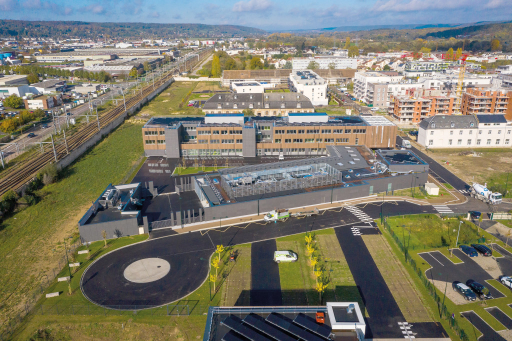 La rentrée était initialement prévue en septembre mais a été reportée à cause du covid.