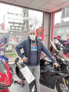 Photo droite En Ville Motos Quentin