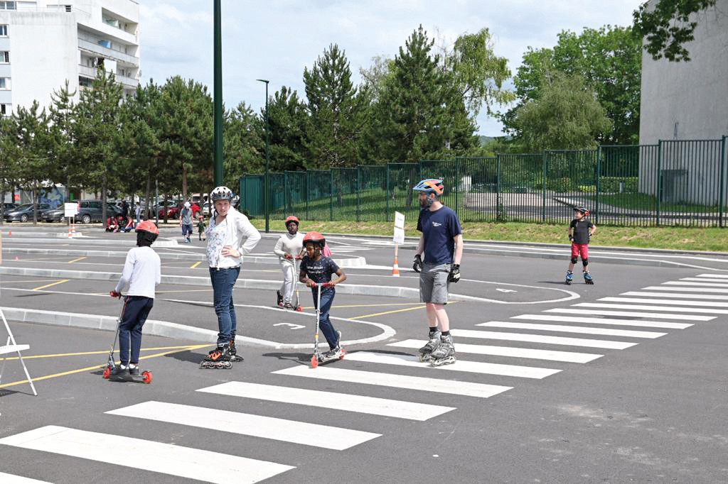 Vernon Roller Dumézil Sports Animation