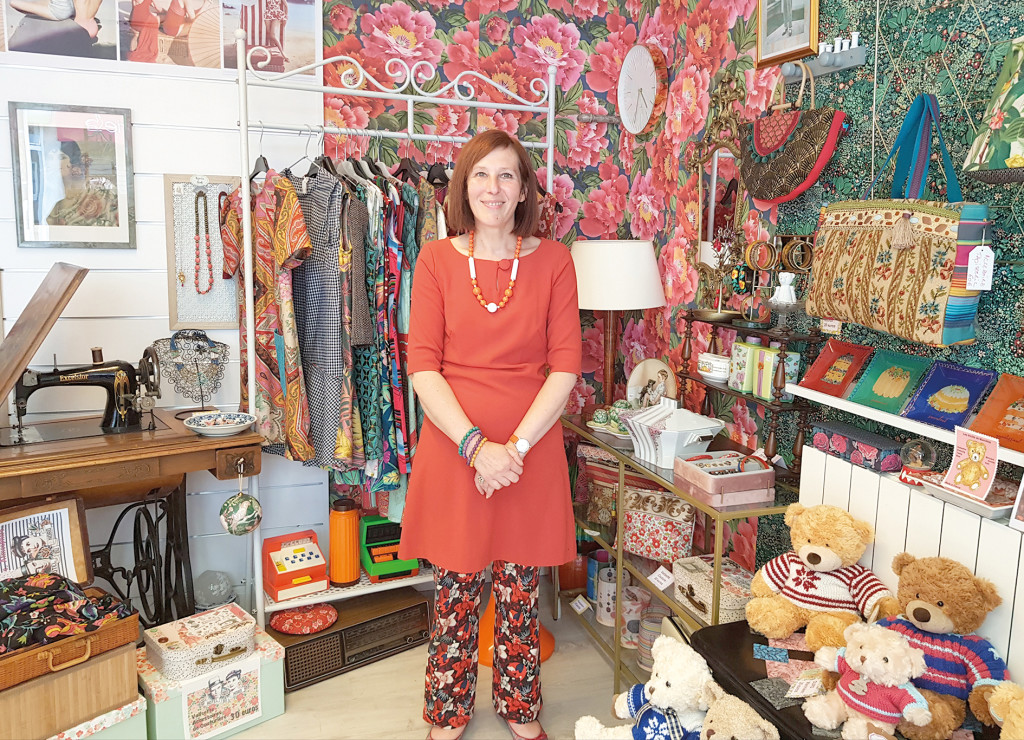 En Ville Hôtel du Nord Rue d_Albuféra Nouveau Magasin Confection Créatrice Vêtements