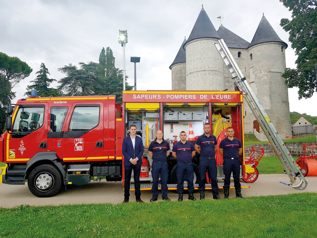 Nouveau camion pompier fourgon pompe tonne SDIS de l_Eure incendies