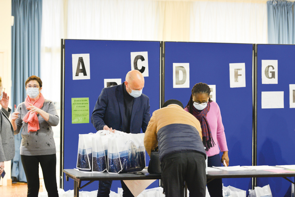 Nouvelle Photo Distribution Colis des Seniors