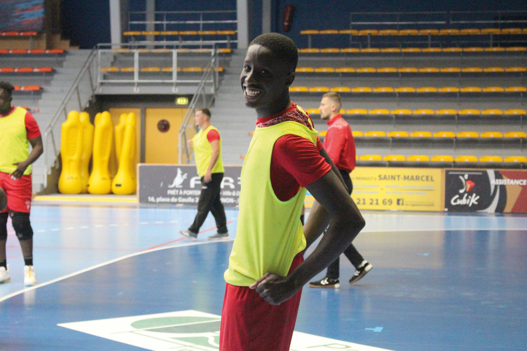 Souleymani Touré jeune joueur SMV Handball Coupe d_Afrique
