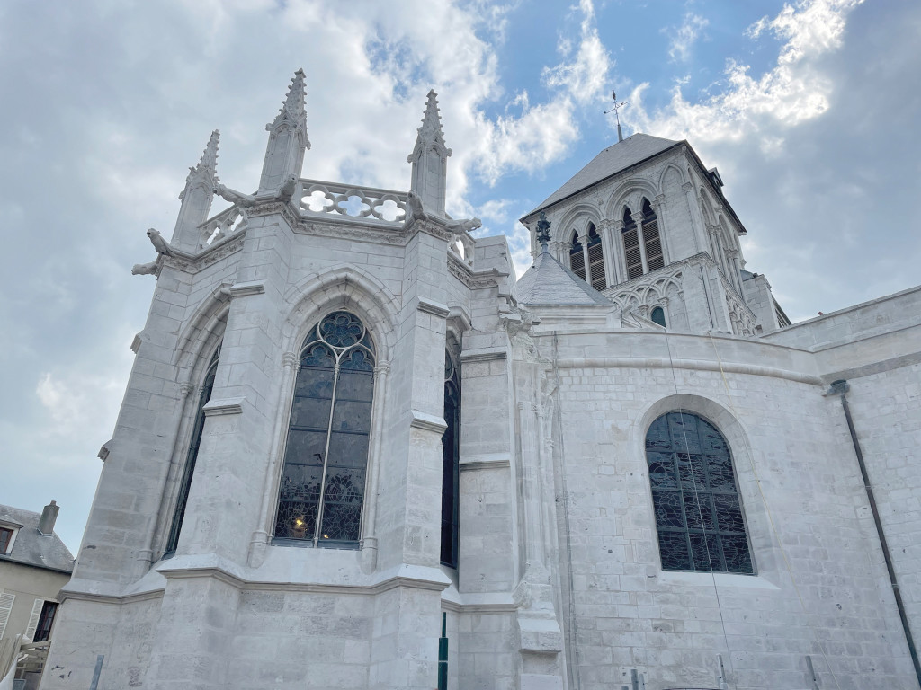Entièrement nettoyé et restauré, le chevet a retrouvé ses couleurs d’antan.