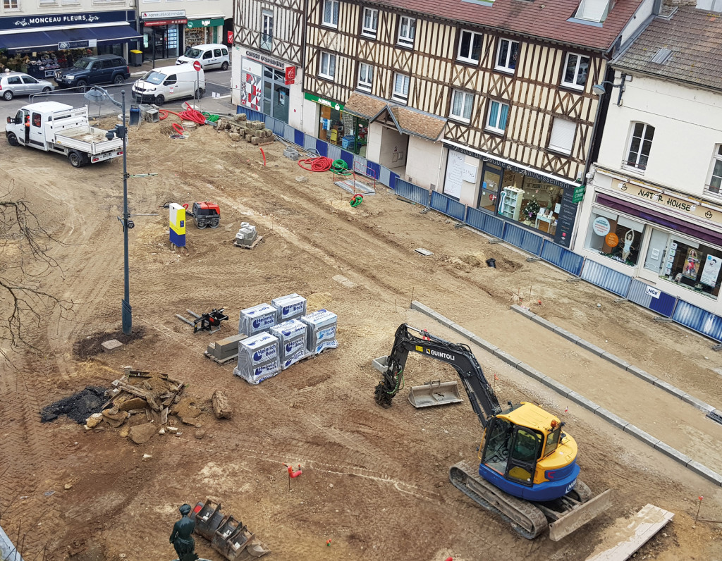 Infotravaux Fin des Fouilles Coeur de Ville Place Barette Arrière.jpg