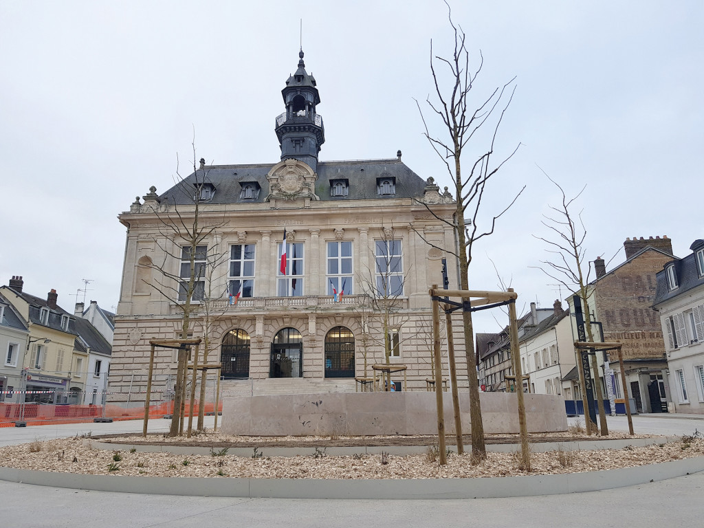 Coeur de Ville Végétalisation Place Barette Parvis Mairie Développement Durable