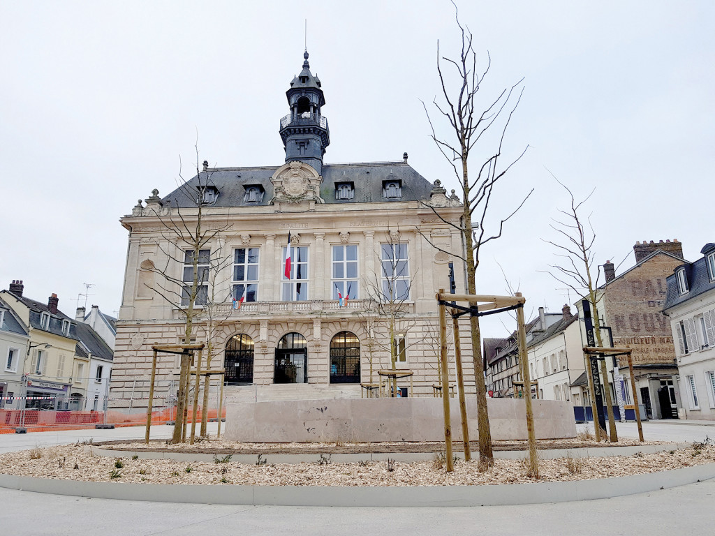 Coeur de Ville Plantation Citoyenne 9 décembre 2023 Place Barette Végétalisation