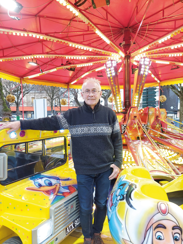 La Rencontre Patrick Jery Forain Manège Place de la République Enfants