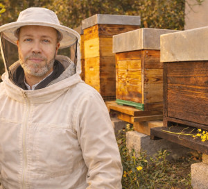 PHOTO MR BEN TAYEB APICULTEUR