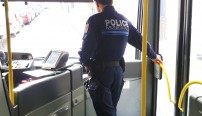 la police municipale de Vernon patrouille dans les bus