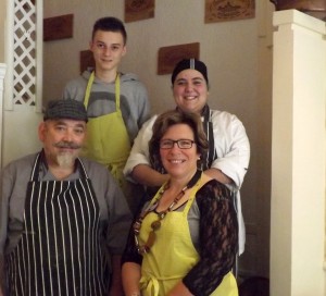 Christophe Bouvet a appris les bases de la restauration en école hôtelière dès 1985. Il a aussi participé au championnat de France de pâtisserie. Depuis 2008, il est maître restaurateur.