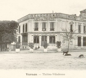 L’inauguration du Théâtre-Vélodrome, sur la place de Paris, a eu lieu au début de l’année 1896.