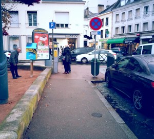 Promesse tenue ! En septembre dernier, François Ouzilleau avait annoncé la gratuité prochaine du stationnement tous les vendredis à partir de 16h30. Cette gratuité de deux heures, qui concerne tous les types de stationnement (à l’exception du parking souterrain Cœur de Ville de l’Espace Philippe-Auguste) sera bien activée au 1er janvier 2018.
