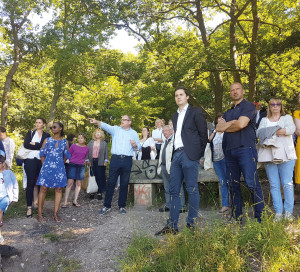 La visite de découverte de la ville a séduit une soixantaine de nouveaux arrivants.