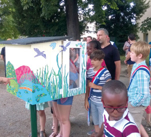 La boîte à livres de l’école élémentaire Château Saint Lazare vient d’être inaugurée ! Un projet piloté et réalisé par les jeunes du conseil municipal avec le soutien de la clinique des Portes de l’Eure. L’équipe achève ainsi son mandat en montrant à ses successeurs l’exemple à suivre !