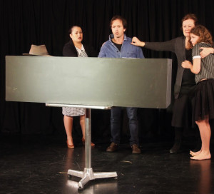 Théâtre de l’Arrosoir | http://arrosoir.wifeo.com | Facebook : theatrearrosoir