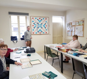 Créé il y a 30 ans, le club vernonnais perpétue l’amour du vocabulaire. Cette année, Daniel Charreire, et Raphaël Delhome représenteront l’association aux championnats nationaux.