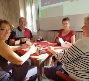 Jouons cartes sur table