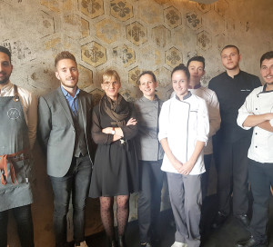 Parmi les 5 associés, Marie Gallienne gère l’hôtel et le restaurant tout en veillant sur ses 19 salariés.