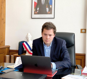 Le maire, François Ouzilleau, s’est entretenu en visioconférence avec les membres du Club des Commerçants pour discuter des aides mises en place.