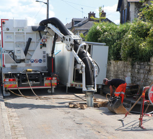 Fin août, des travaux ont commencé afin de remplacer les anciennes canalisations en plomb. Le chantier durera environ 3 mois et s’effectue en route barrée sauf pour les riverains. Des coupures d’eau sont à signaler, occasionnellement, les mardis et jeudis matin ou après-midi.